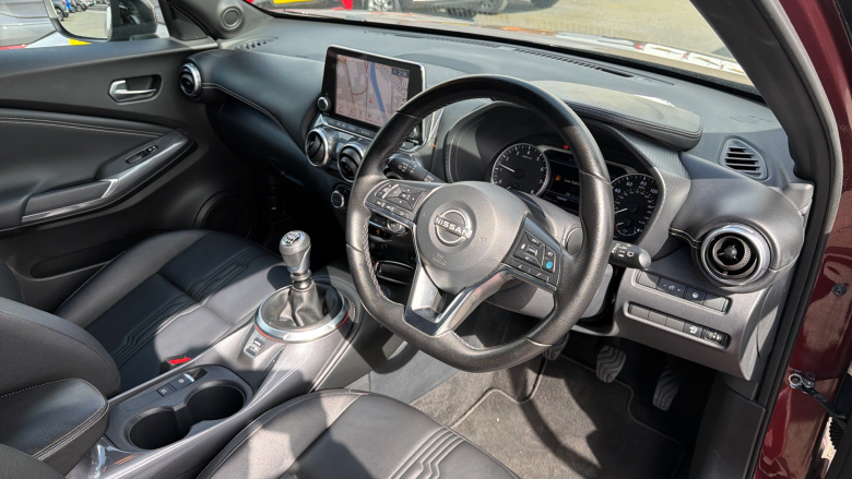 Nissan Juke 1.0 DiG-T 114 Tekna 5dr Petrol Hatchback